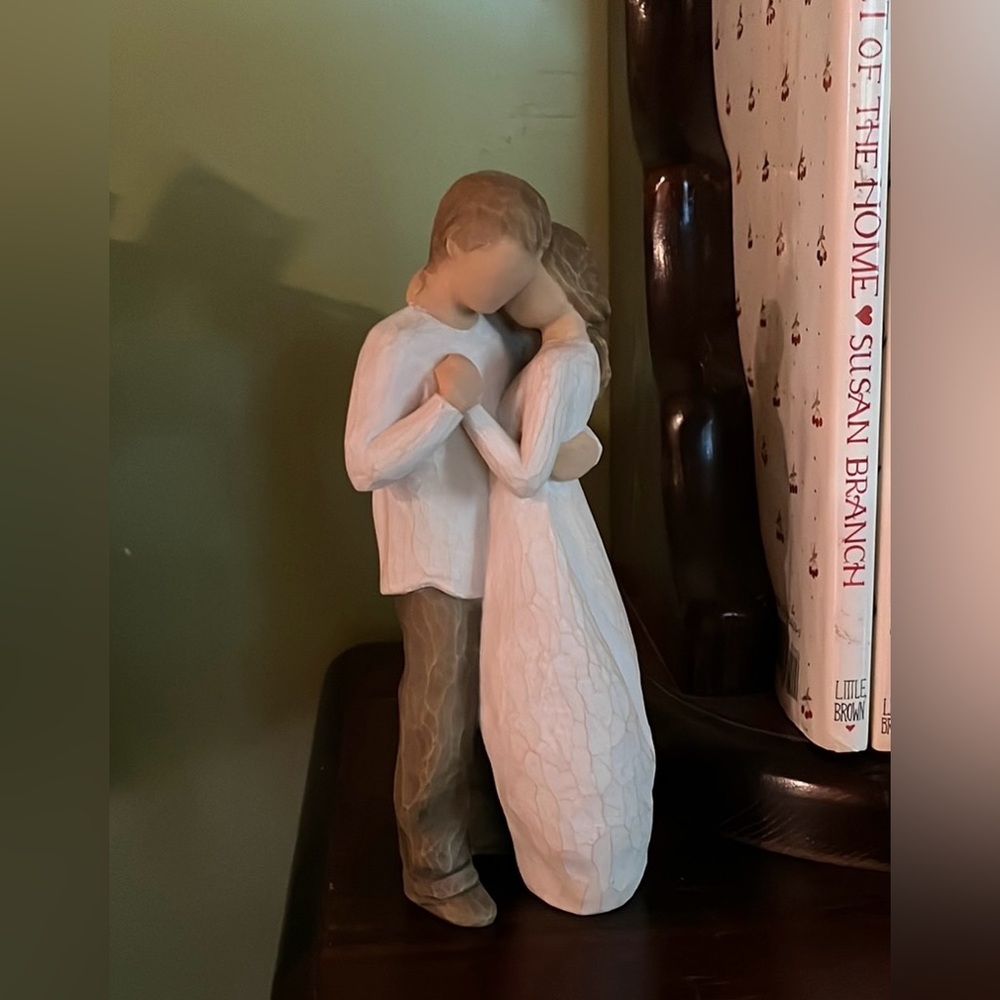 Willow Tree “Promise” Figurine / Statuette